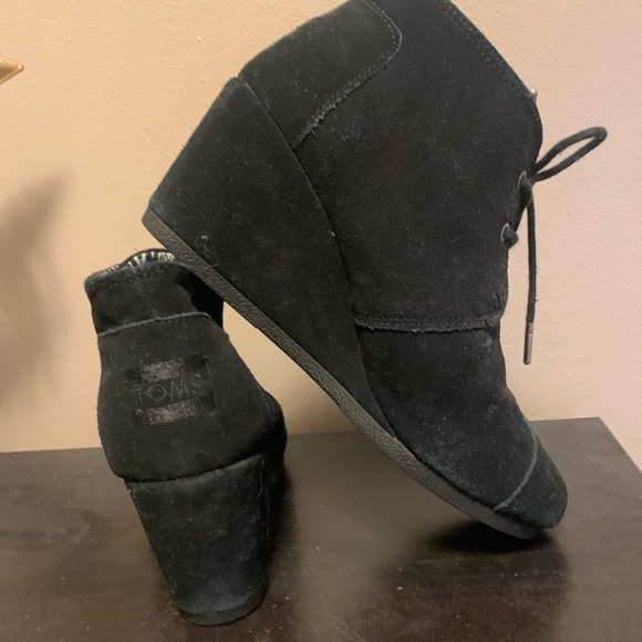 TOMS wedge booties (barley worn) - Picture 3 of 4